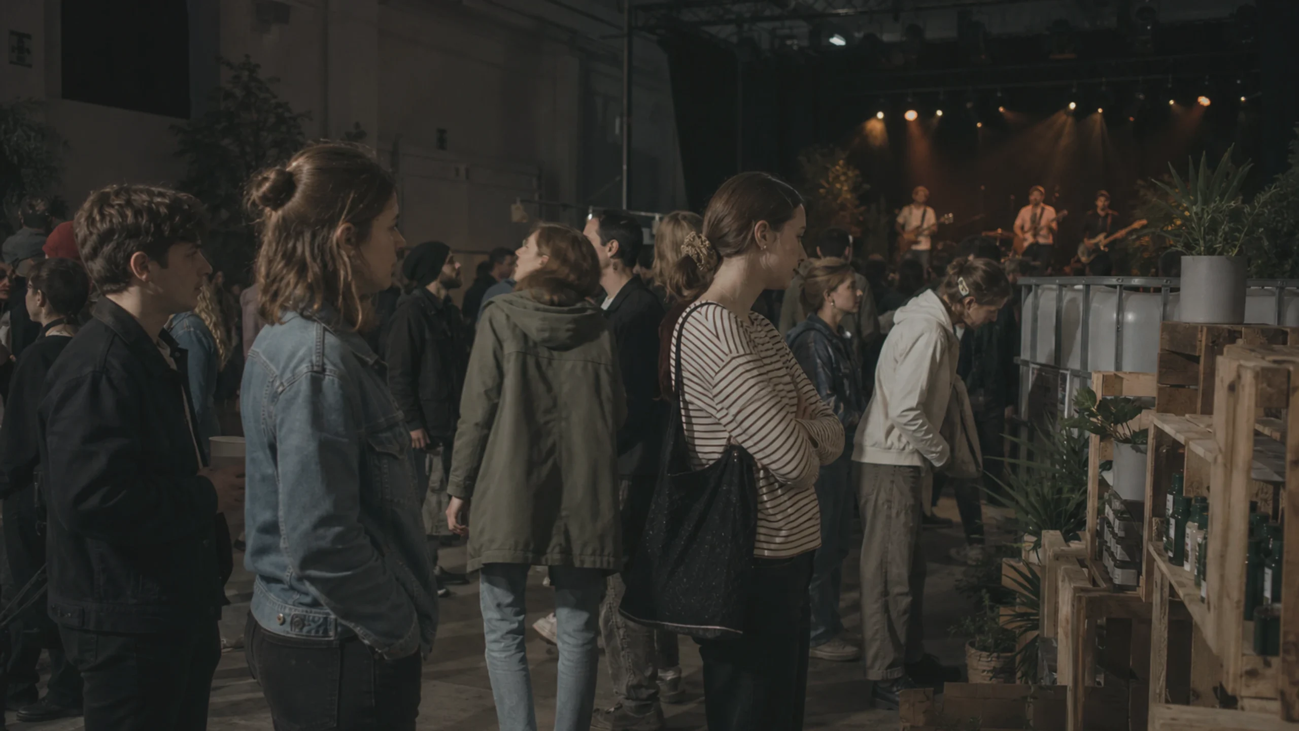 La musique live et les stations environnementales combinent culture et économie circulaire au Mistfest